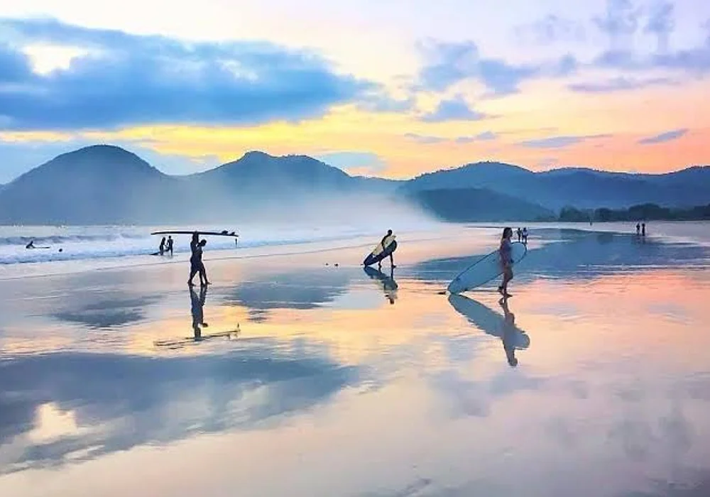Selong belanak beach